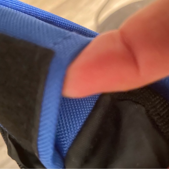 Everest Cross Body Canvas Bag - Picture 12 of 12